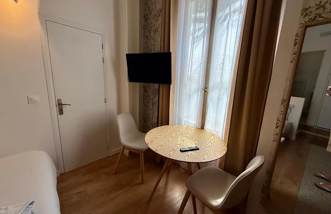 Pere Lachaise Apartments-1