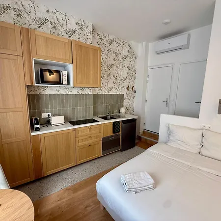 Pere Lachaise Apartments-2
